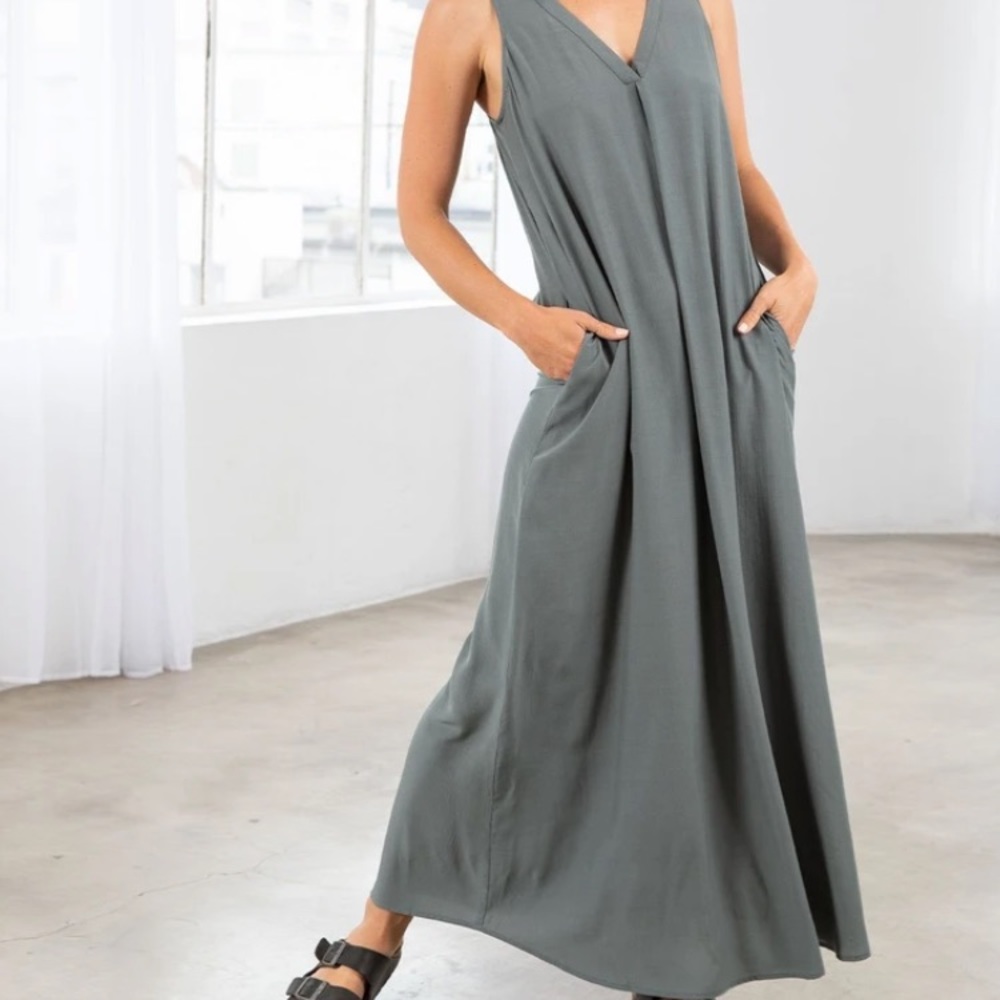 Lovestitch L Sleeveless Moss Maxi